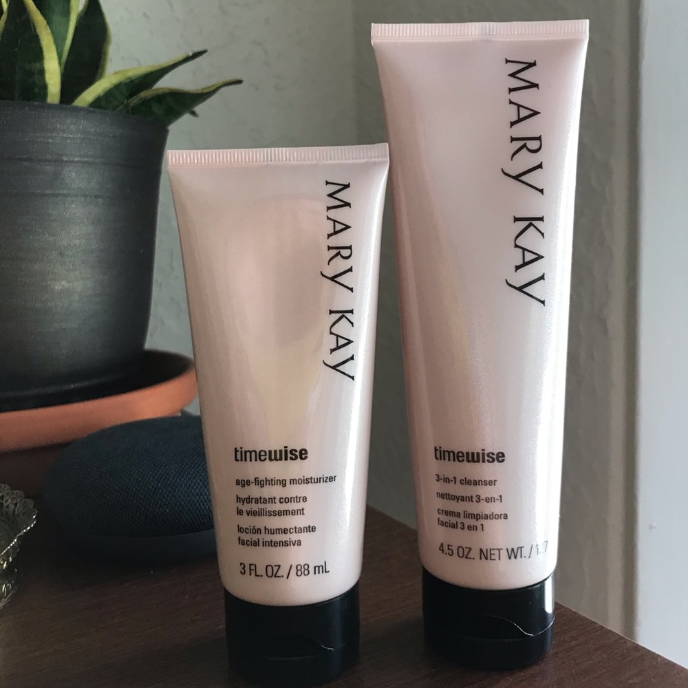 *SOLD* 3 in 1 Cleanser & Oil Free Moisturizer